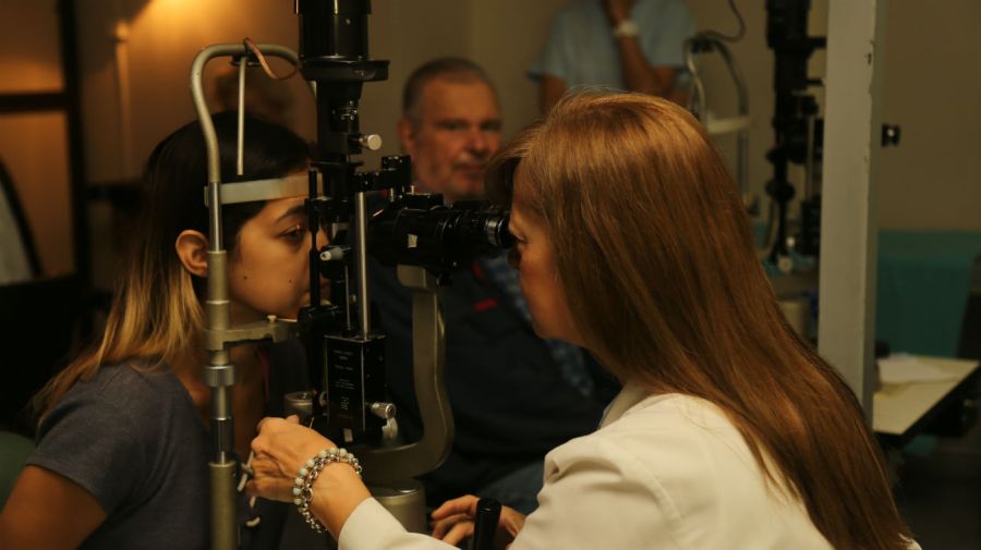 Este láser de avanzada tecnología sirve para la prevención de enfermedades oftalmológicas.