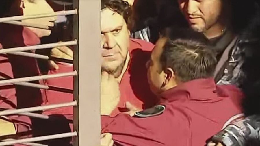  El dirigente gremial Nestor Segovia es detenido por la policia de la Ciudad en la estacion Las Heras de la linea de subterraneos H.