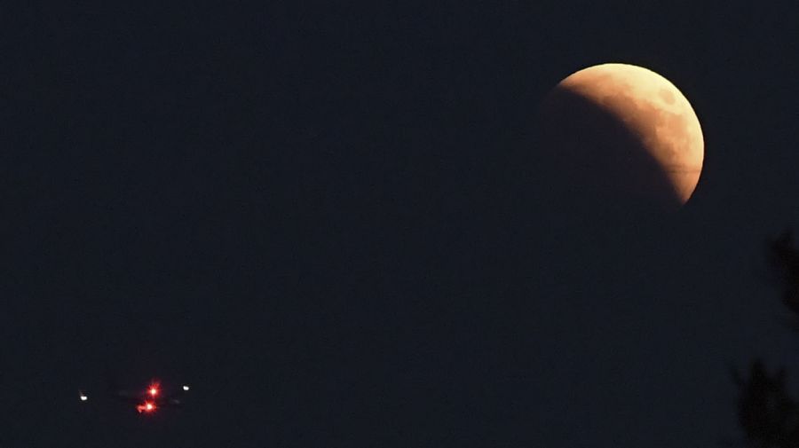Eclipse-Lunar-Italia