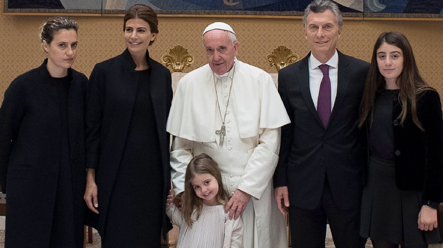 retrato de familia, con el Papa Francisco en octubre de 2016. 