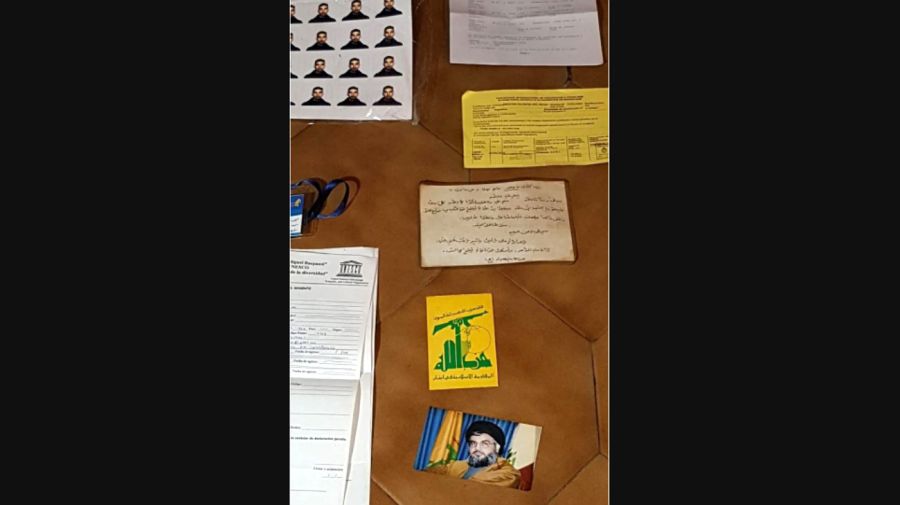 Documentos hallados en el domicilio de los detenidos por su presunta relación con Hezbollah.