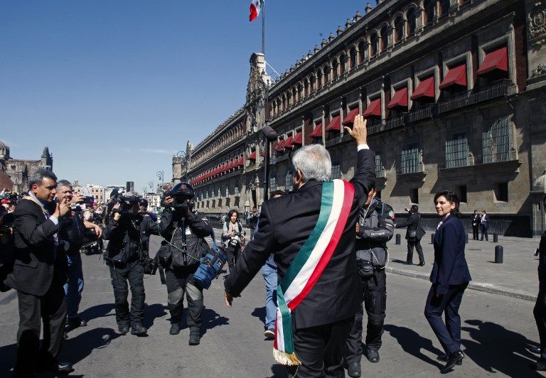 Andrés Manuel López Obrador juró como sucesor de Enrique Peña Nieto.