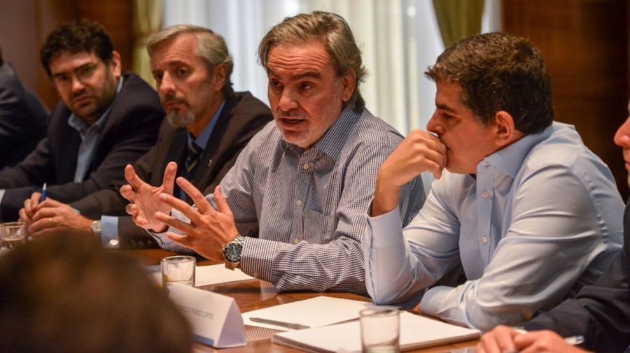 El secretario de Energía, Gustavo Lopetegui se reunió con representantes de petroleras.