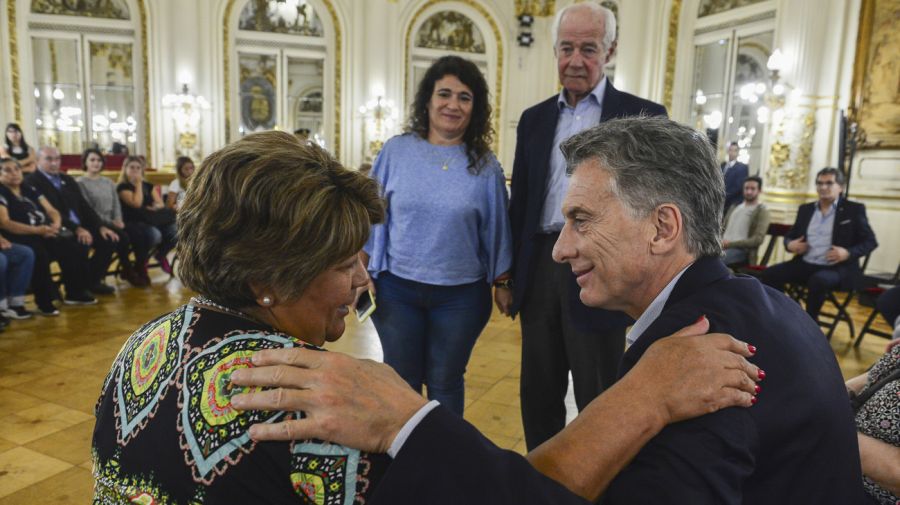 Mauricio Macri recibió hoy en la Casa Rosada a familiares de héroes de Malvinas