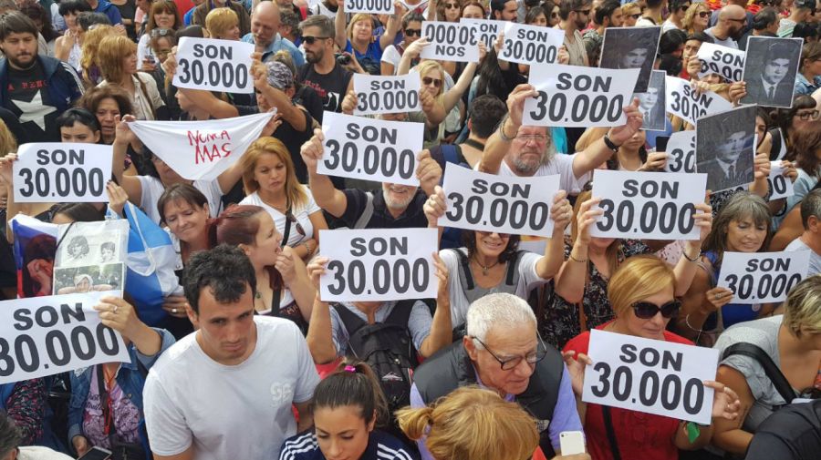 Movilización por el 24 de marzo en Plaza de Mayo