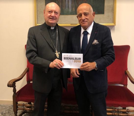 El Cardenal Gianfranco Ravasi, Presidente del Consejo Ponticio de la Cultura y Anibal Jozami, Rector de la UNTREF , anuncian que el Vaticano se incopora a BIENALSUR.