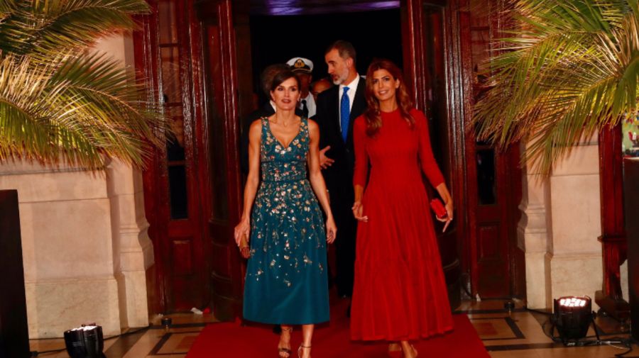 La reina Letizia de España y la primera dama Juliana Awada durante la cena de gala en en CCK.