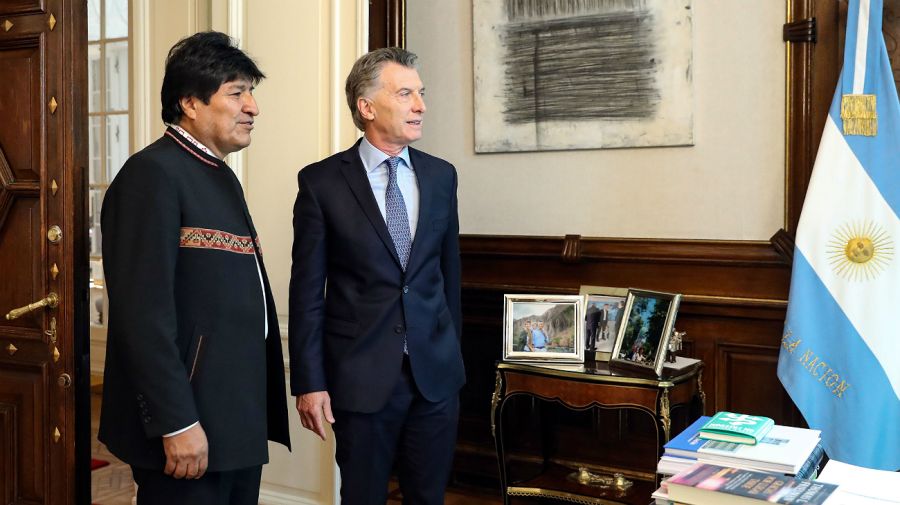 El presidente de Bolivia Evo Morales firmó acuerdos junto a su par argentino Mauricio Macri.
