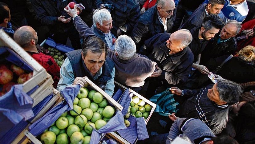 FRUTAZO. Los productores de Río Negro repartirán 30.000 kilos de fruta en Plaza de Mayo.