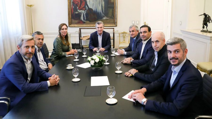Macri junto a los gobernadores.