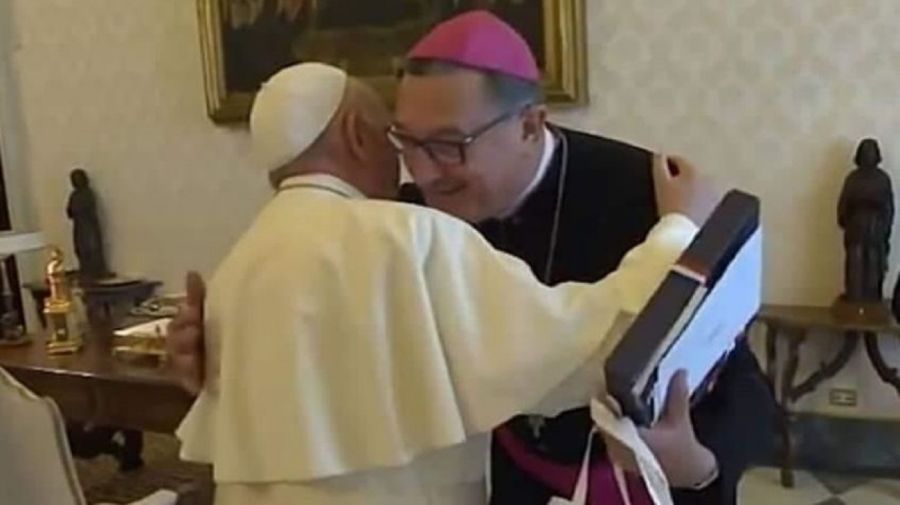 El encuentro del Papa Francisco con Monseñor Eduardo Martín.