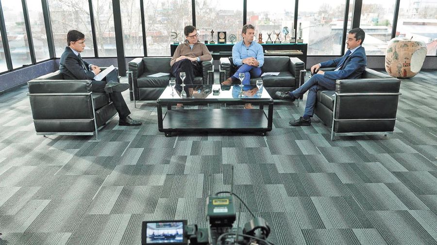 Los periodistas José Crettaz, Martín Becerra y Fernando Ruiz, en la entrevista con Fontevecchia.