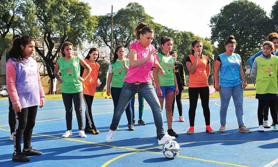 Clínica inclusiva de fútbol femenino