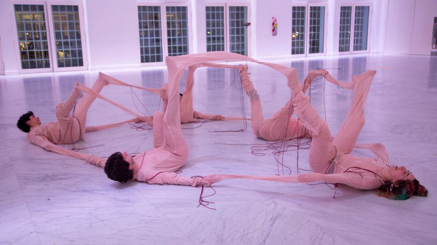 FAENA ART. Coreografías de Sal del artista Osías Yanov.