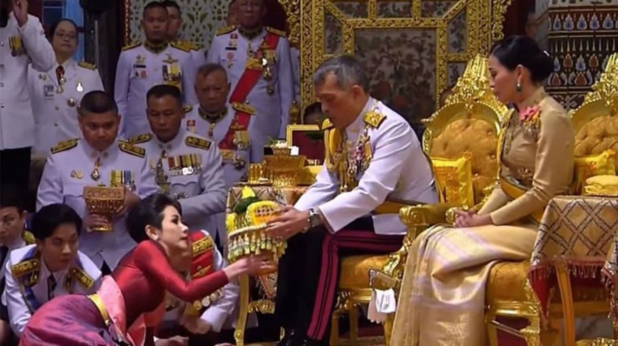 rey vajiralongkorn tailandia concubina