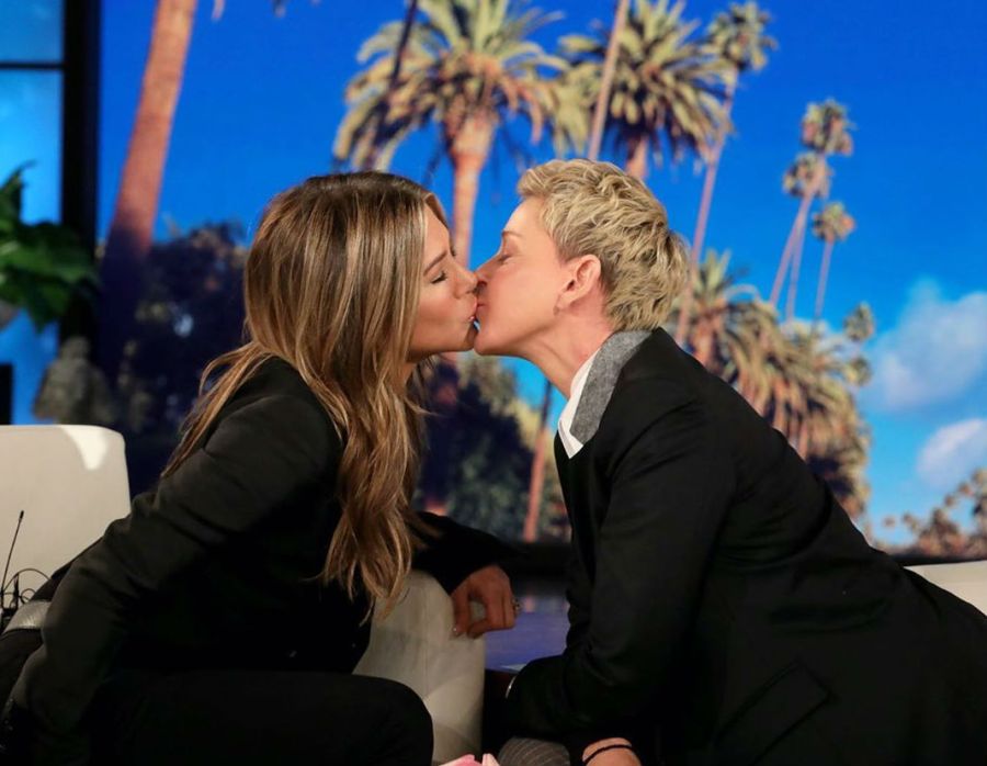 La foto viral de Jennifer Aniston a los besos con Ellen DeGeneres