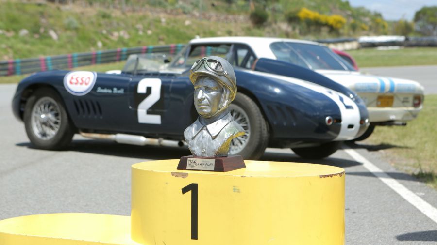 Manejamos los autos de la colección del Museo Fangio