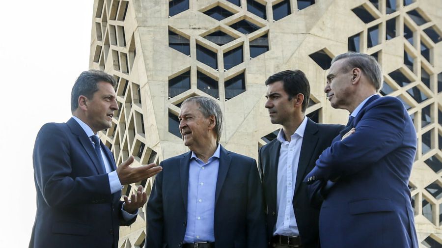 Los referentes de Alternativa Federal Sergio Massa, Juan Schiaretti, Juan Manuel Urtubey y Miguel Pichetto en Córdoba.