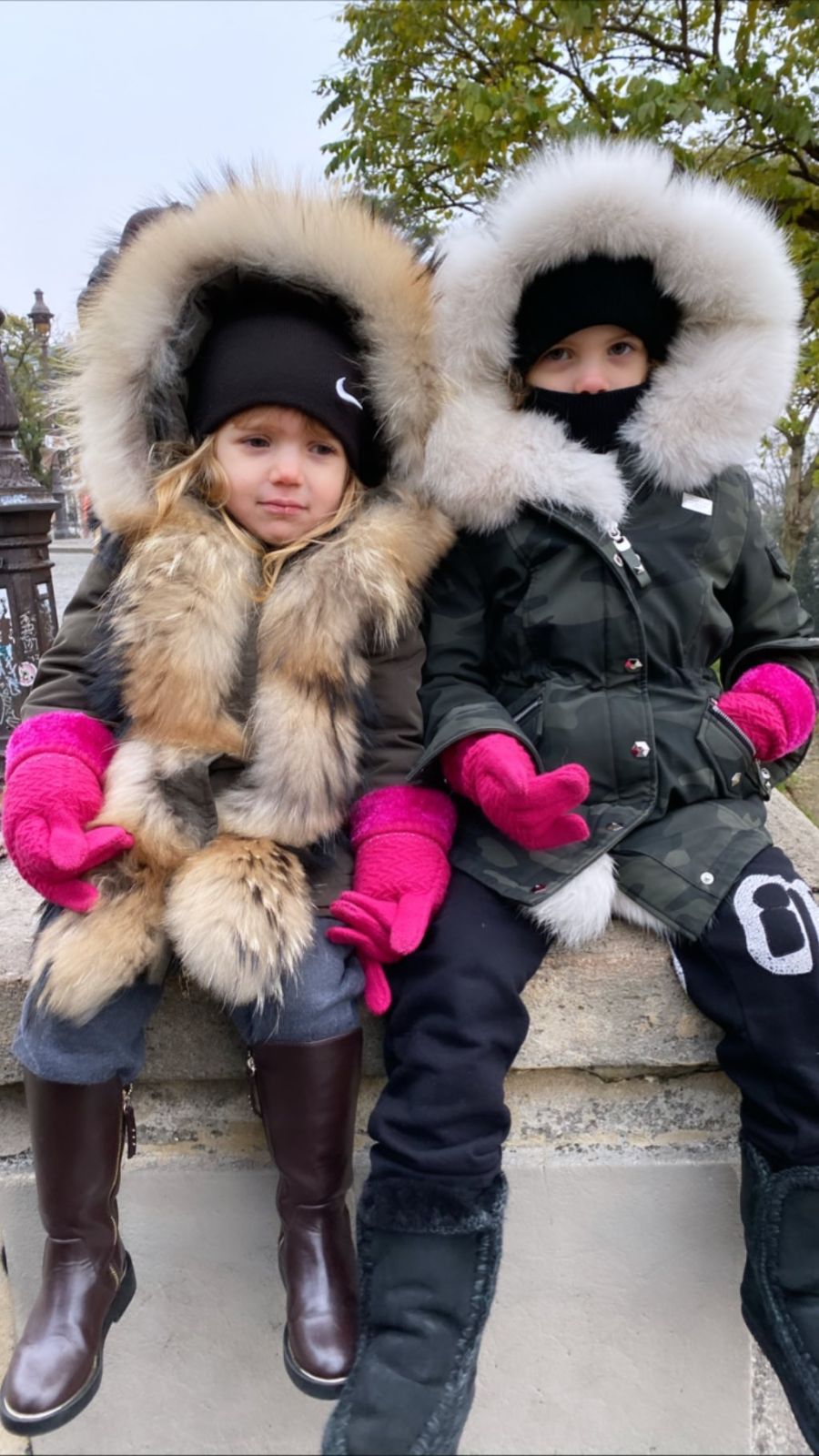 Los excéntricos looks de las hijas de Wanda Nara para combatir el frío en París