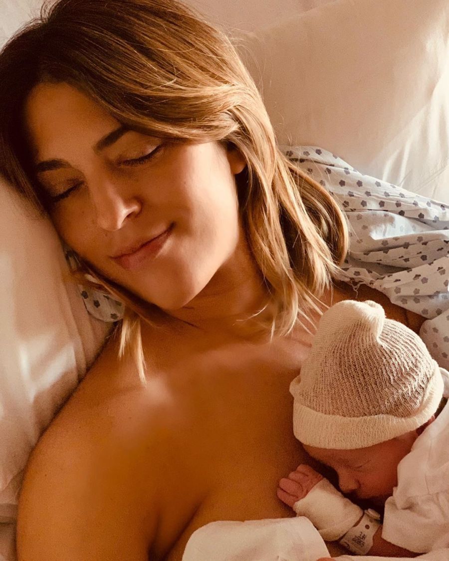Natalia Franzoni y su bebé recién nacido