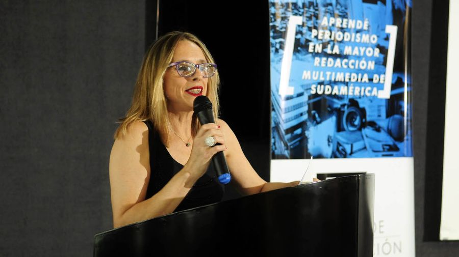 Fernanda Villosio, profesora y Editora de Noticias brindó un emotivo discurso