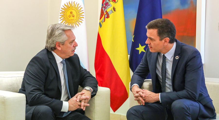 Alberto Fernández y el presidente de España 20200204