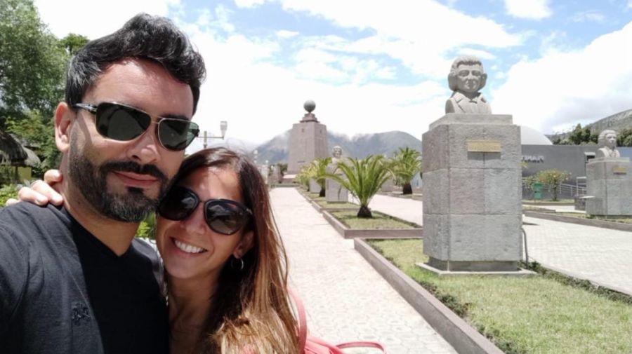 Daniela y Fernando, una pareja de argentinos varados en Ecuador
