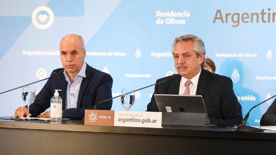 Horacio Rodríguez Larreta junto a Alberto Fernández en conferencia de prensa.