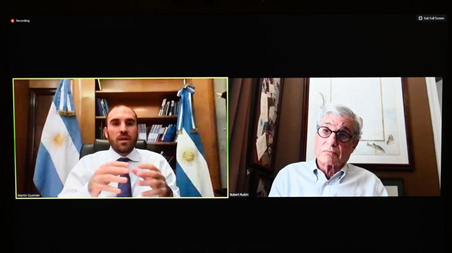 El ministro Martín Guzmán, en la videoconferencia con el ex secretario del Tesoro Robert Rubin.