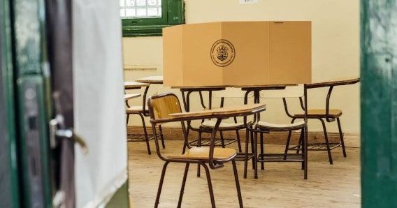 Mesa de votación.