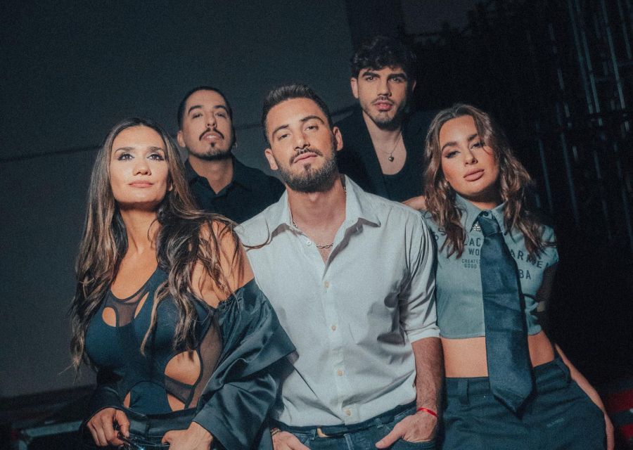 Nicolás Occhiato junto a Flor Jazmin Peña, Momi Giardina, Santi Talledo y Martin Garabal