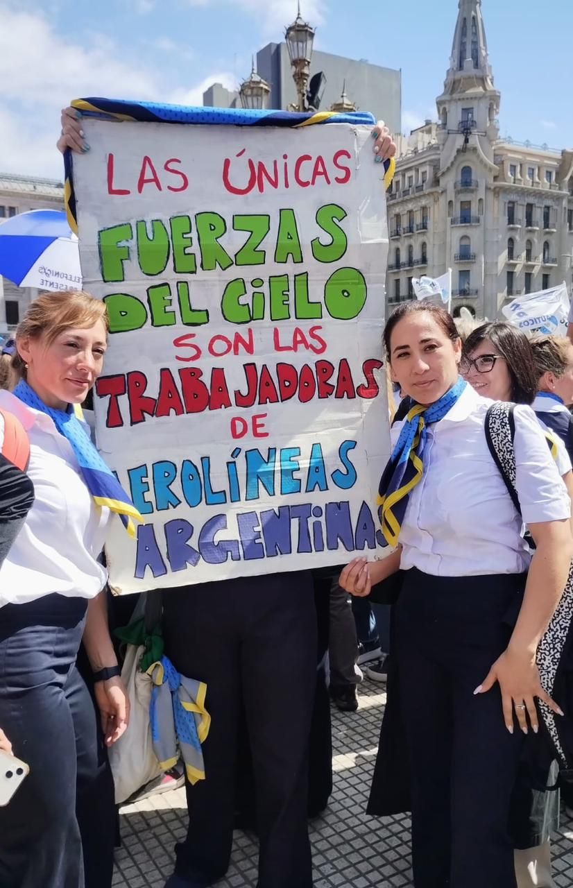 Manifestación en contra de la privatización de AA