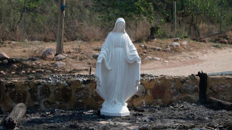 Virgen que sobrevivió a los incendios