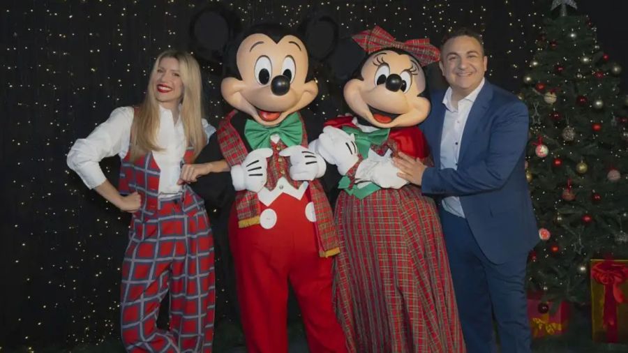 Diego Topa y Laurita Fernández conducirán el mega evento navideño que Disney estrena en diciembre.