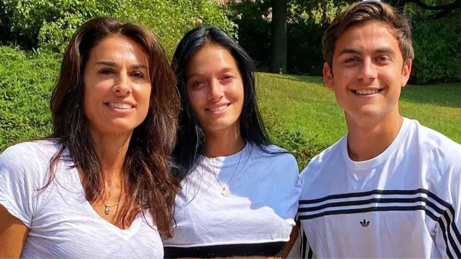 Gabriela Sabatini con Oriana y Paulo Dybala