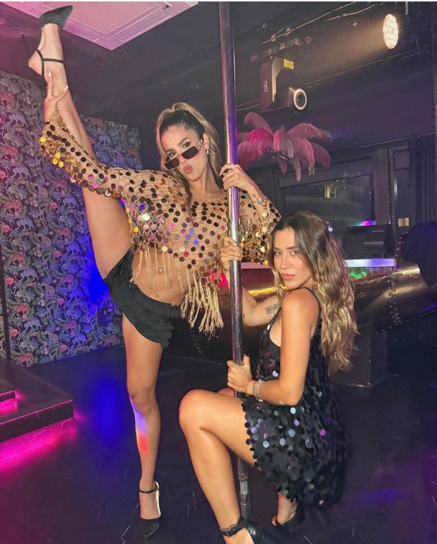 Juli Poggio y Jimena Barón en Tailandia 