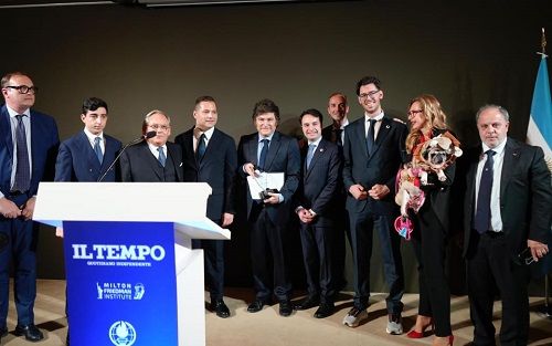 Javier Milei recibió el premio Milton Fridman en Italia