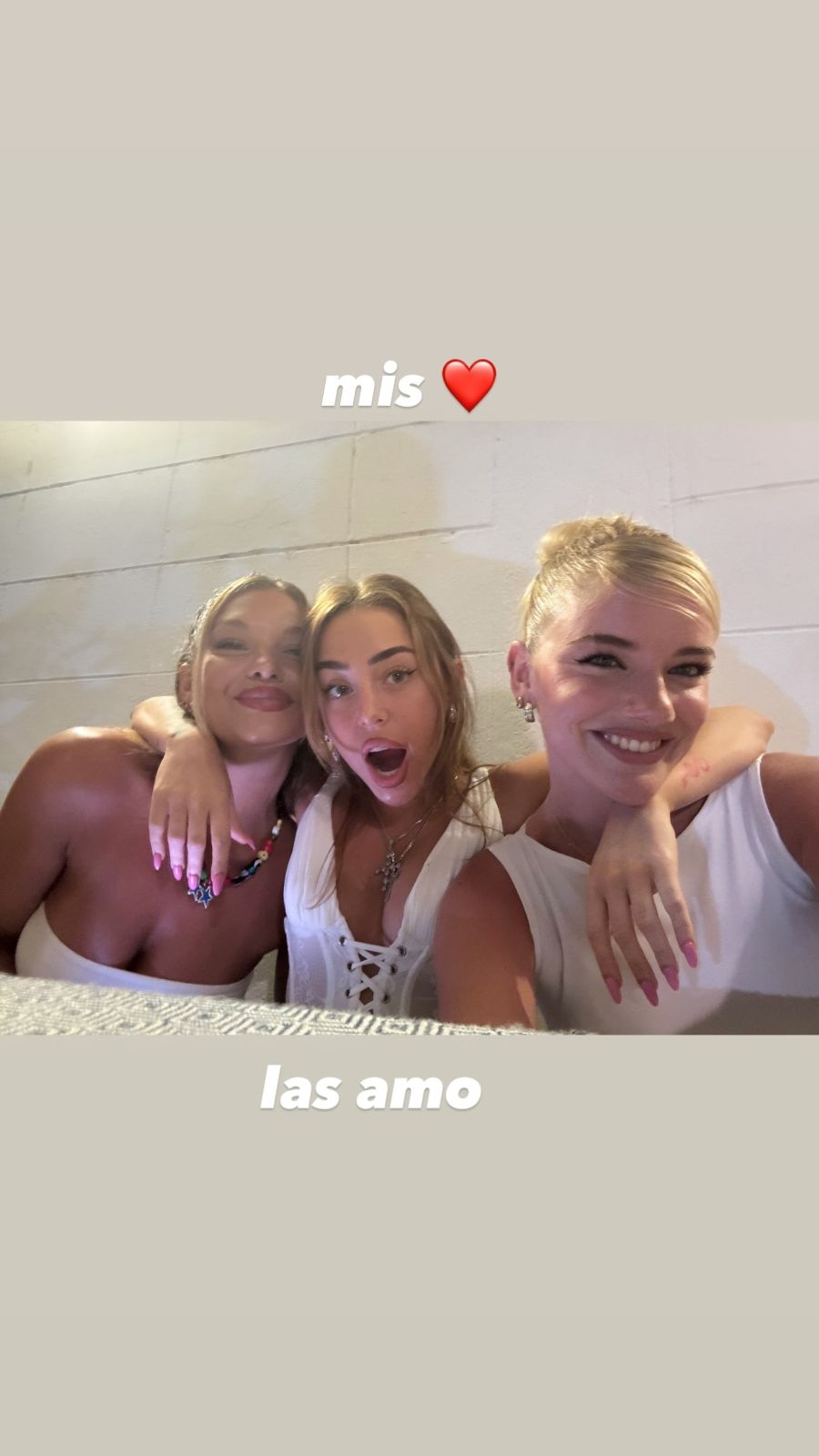Nicki Nicole junto a sus amigas en Punta del Este
