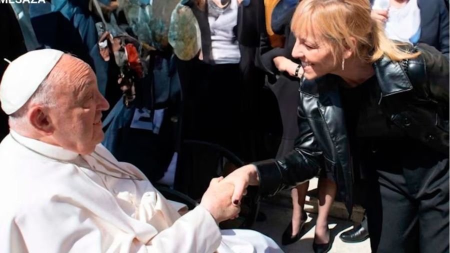 Jimena Monteverde visitó al Papa Francisco en el Vaticano