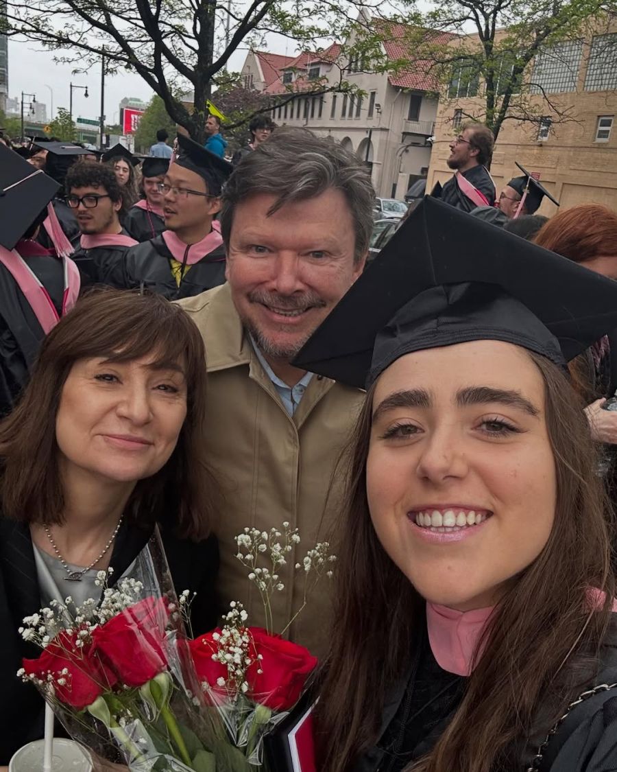 Se graduó Elena, la hija de María Laura Santillán y Carlos D'Elia