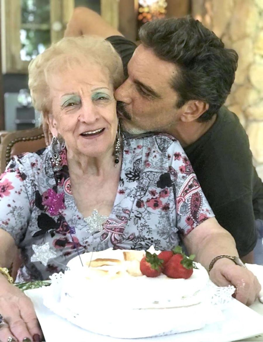 Fabián Mazzei y su madre