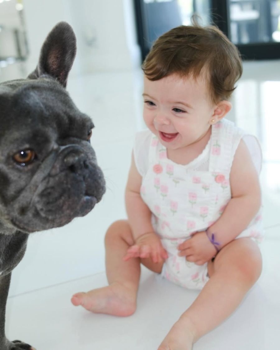 Olivia y Capri