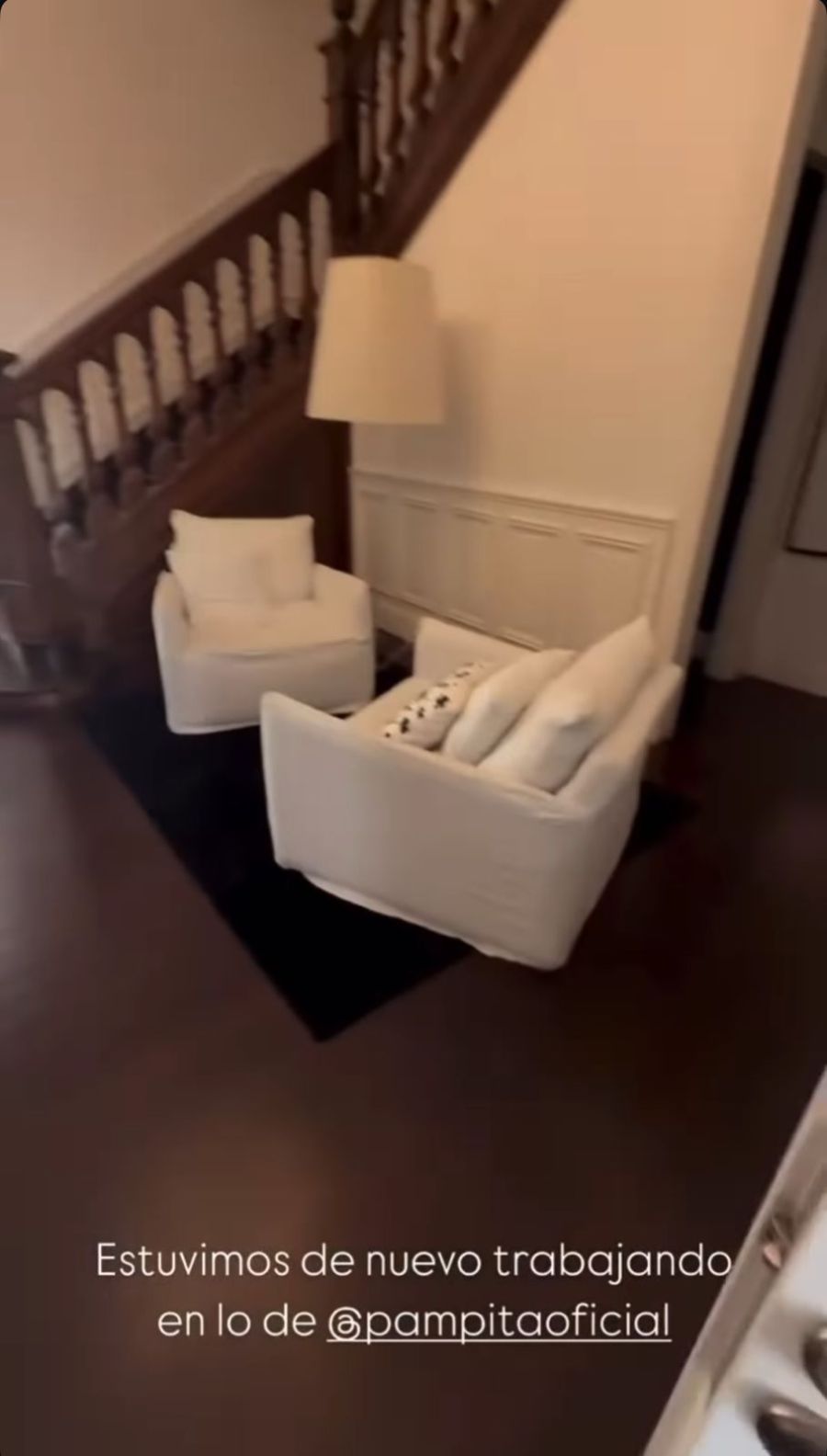 La entrada a la casa de Pampita