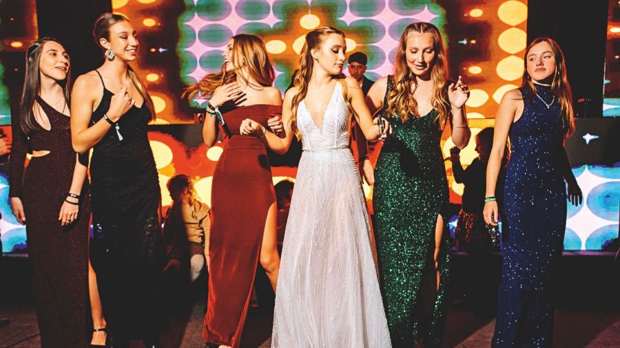 Antonia disfrutando con amigas