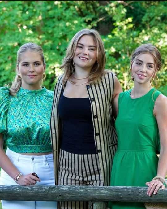 Ariane y hermanas