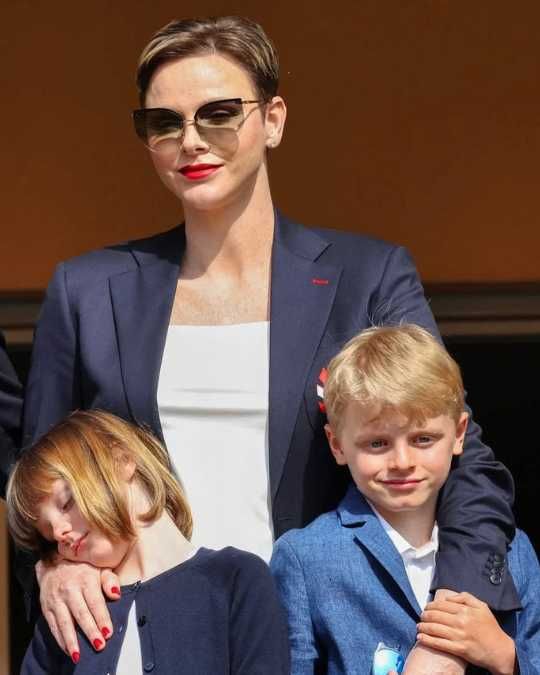 Charlene e hijos