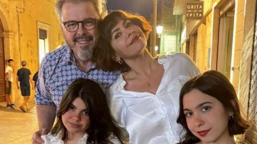 Donato, su esposa e hijas