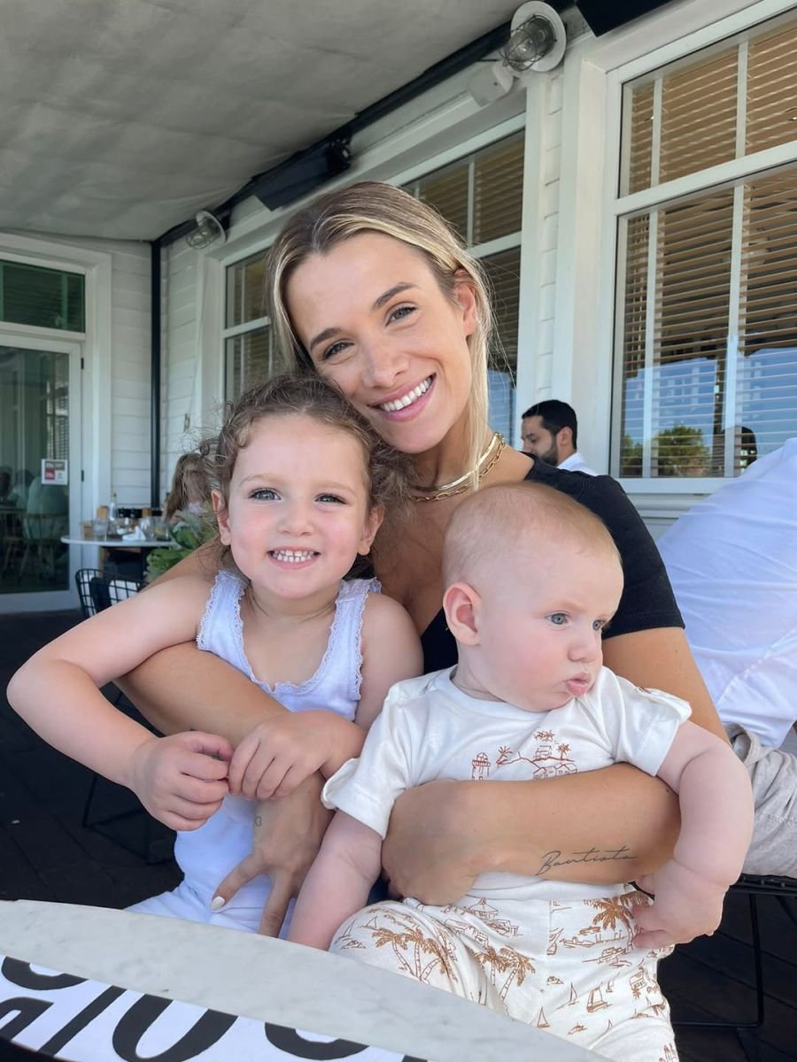 Cami Homs y sus hijos