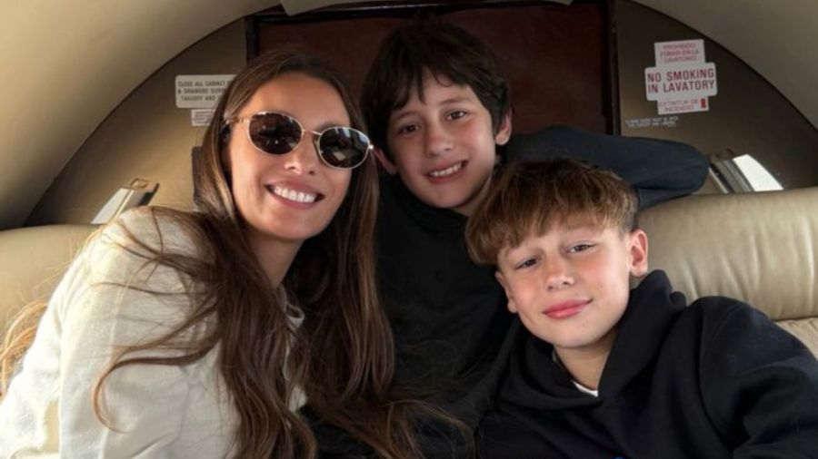 Pampita, Benicio y Beltrán