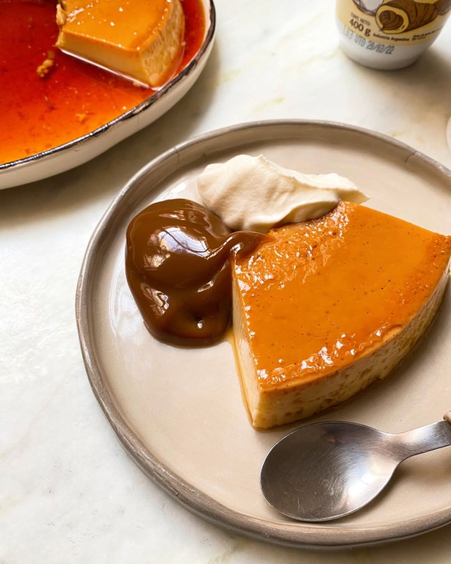 El flan de dulce de leche de Jimena Monteverde